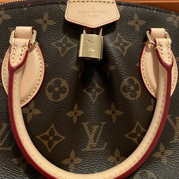 Louis Vuitton Boetie UNUSED & PRISTINE - Picture 1 of 6
